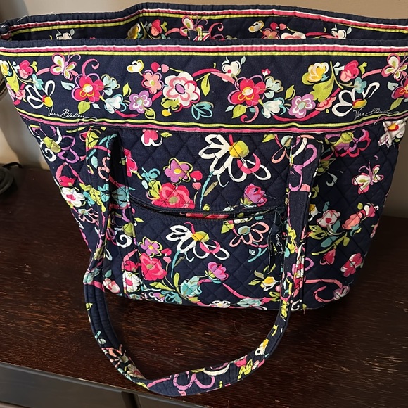 Vera Bradley Blue and Pink Quilted Tote Bag

✨Cross posted ✨ - Picture 2 of 6